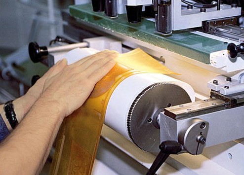 Flexo que imprime a fita pegajosa para a impressão deslocada seca